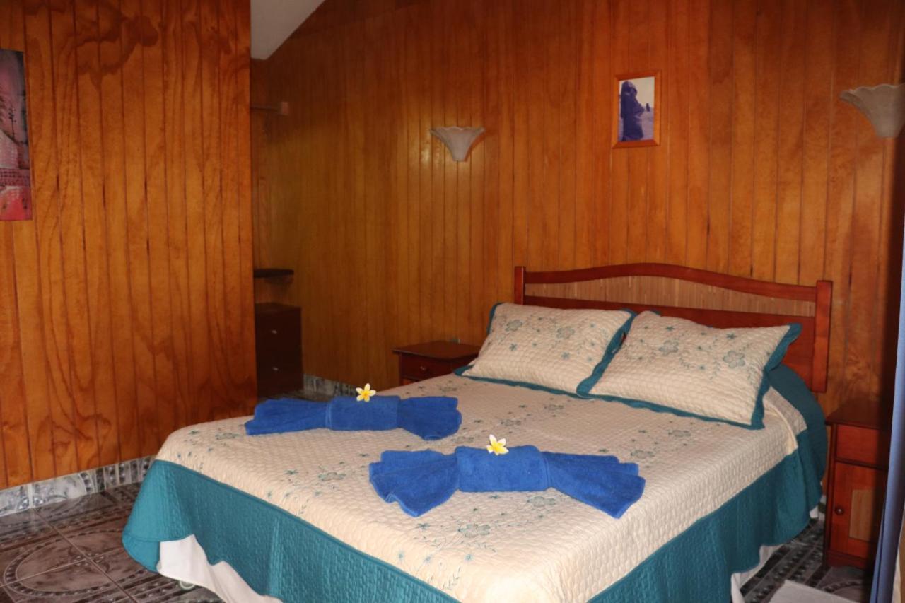 Hostal Avareipua Hanga Roa Extérieur photo