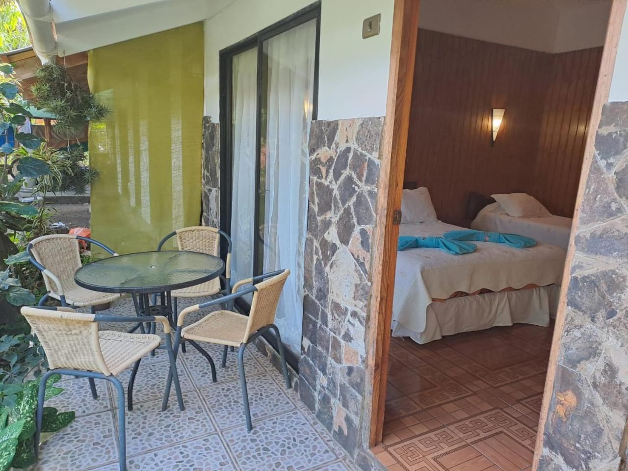 Hostal Avareipua Hanga Roa Extérieur photo